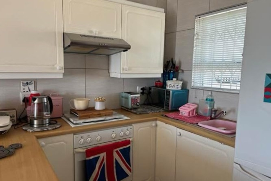 To Let 1 Bedroom Property for Rent in Table View Western Cape